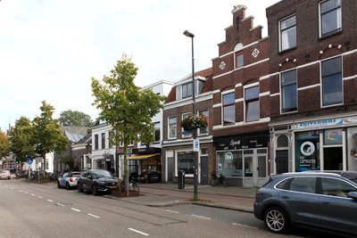 916005 Gezicht op de voorgevels van de panden Biltstraat 79 (rechts) -hoger te Utrecht.